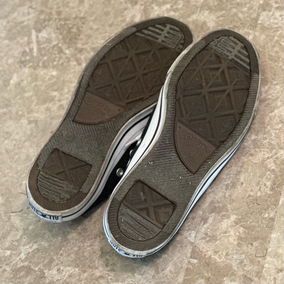 Black Converse Low Tops - Picture 6 of 6